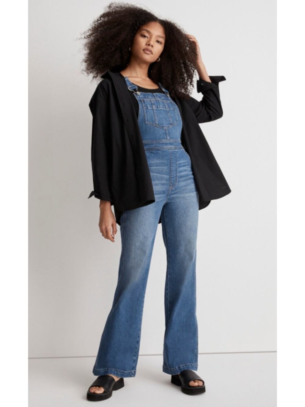 Madewell High-Rise Loose Flare Overalls in Demott Wash Denim Overalls 8
